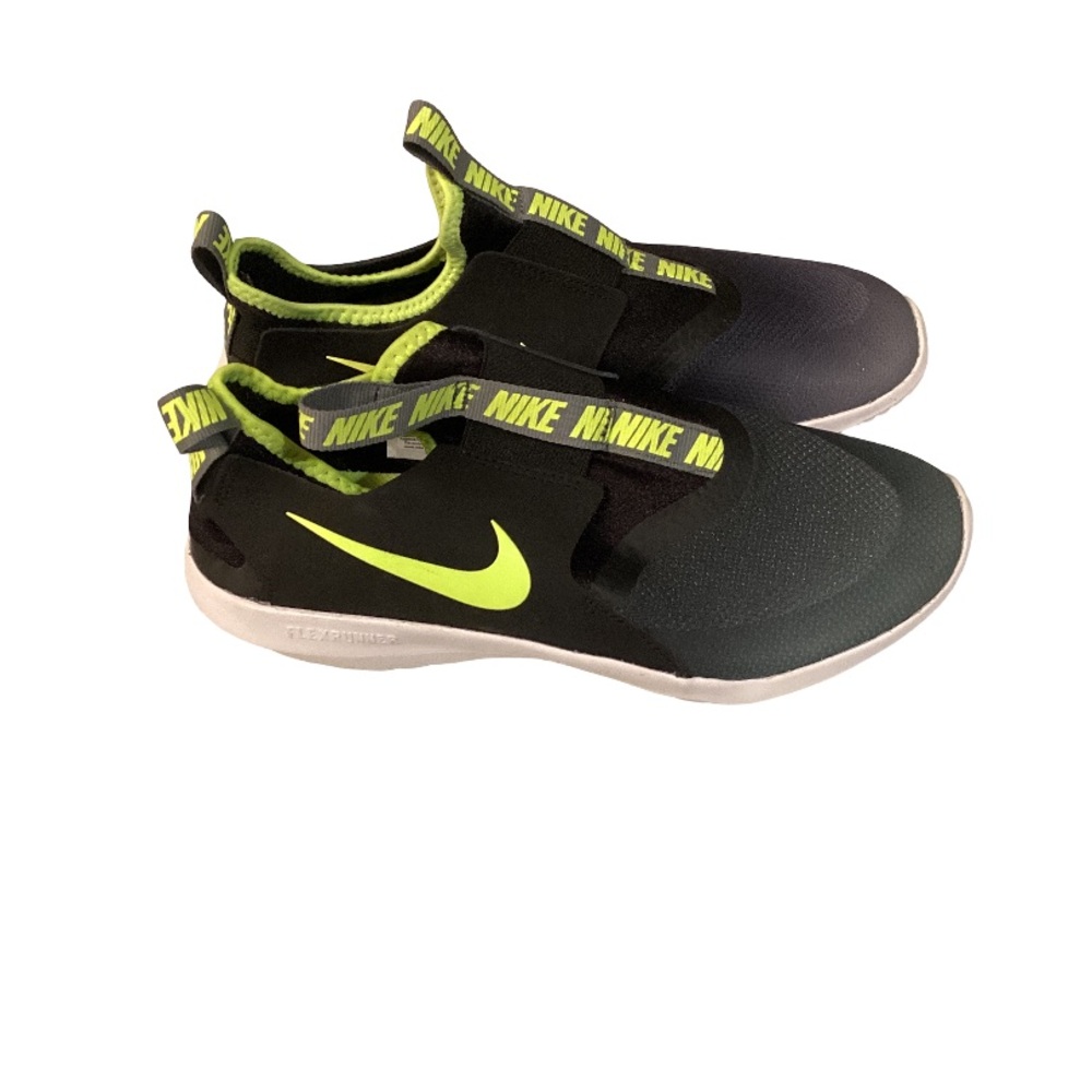 Nike Kids 5Y Slip On Training Shoes Black Volt Like New